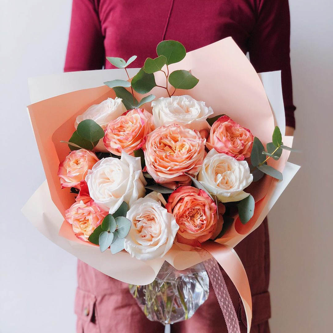 Красивый букет цветов из роз Semms…