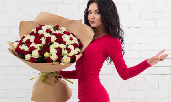 Доставка цветов и заказ букетов в Новосибирске круглосуточно