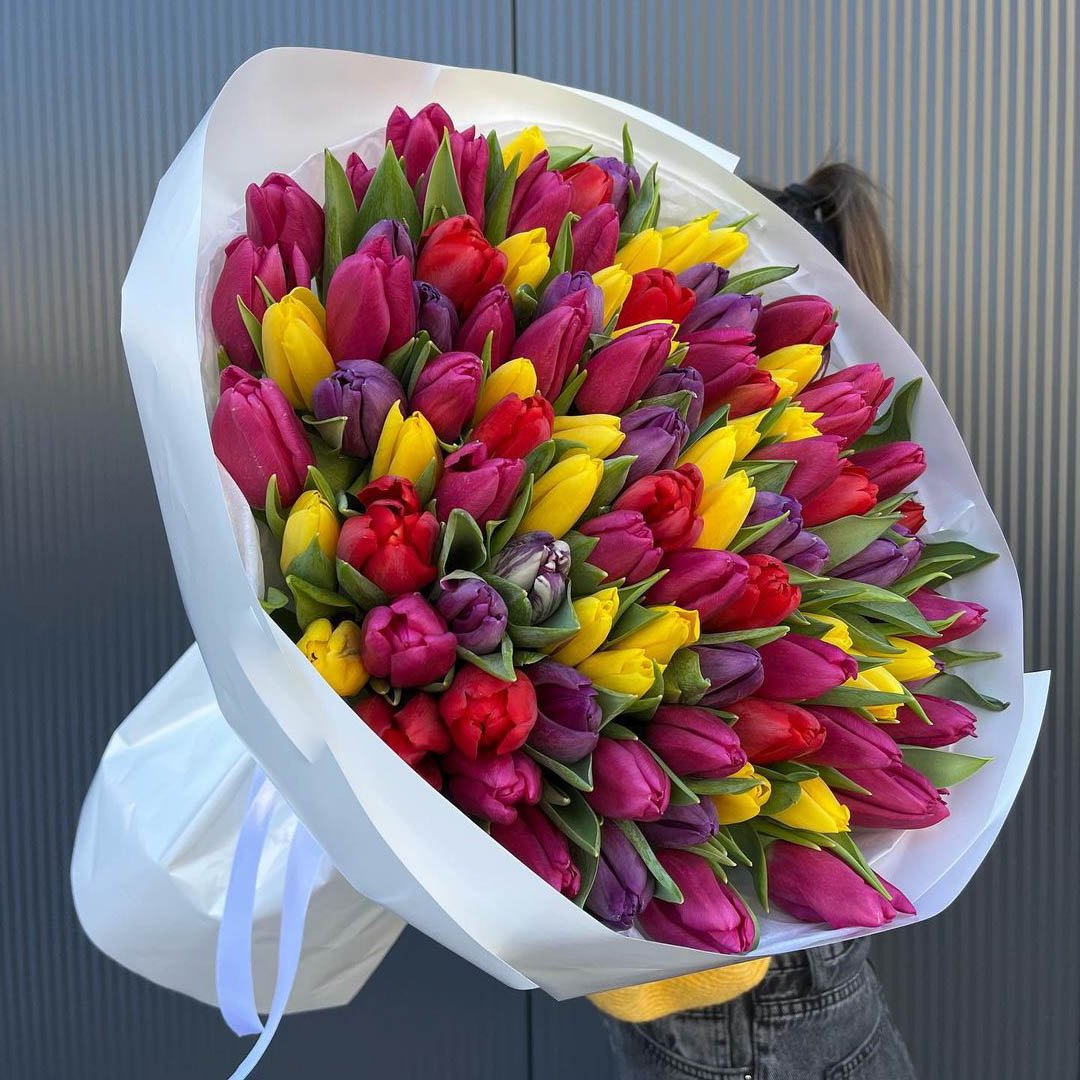 Огромный букет разноцветных тюльпанов model №691