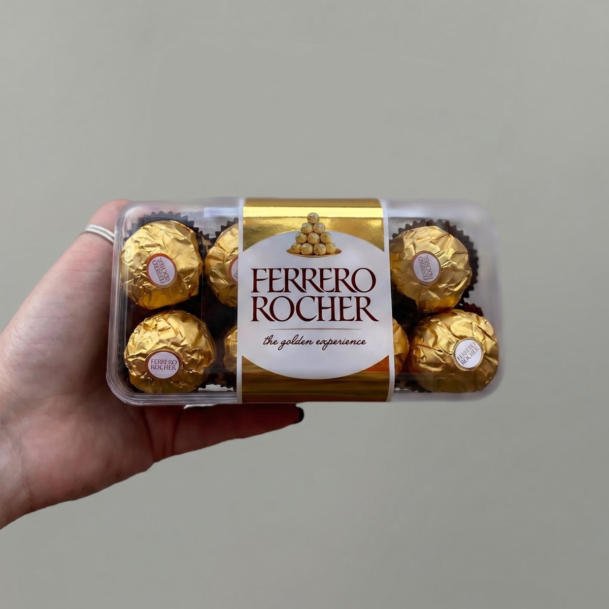 Конфеты FERRERO ROCHER 